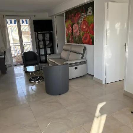 Lejlighed Au Quartier De Cannes